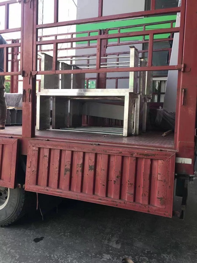 候車(chē)亭發(fā)貨圖 候車(chē)亭發(fā)貨圖